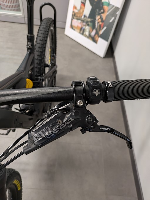 SPECIALIZED KENEVO
